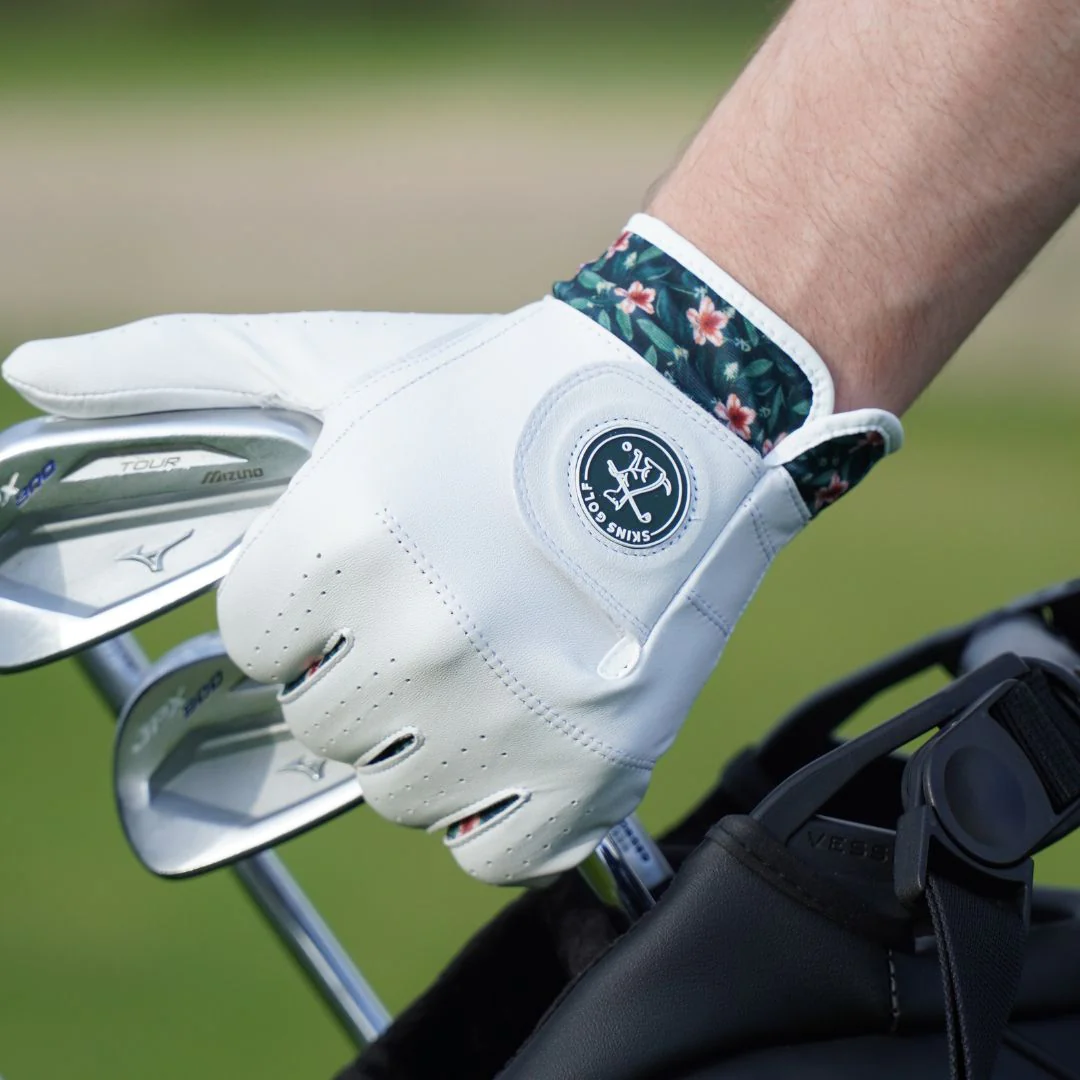 The Azalea Golf Glove - Image 3